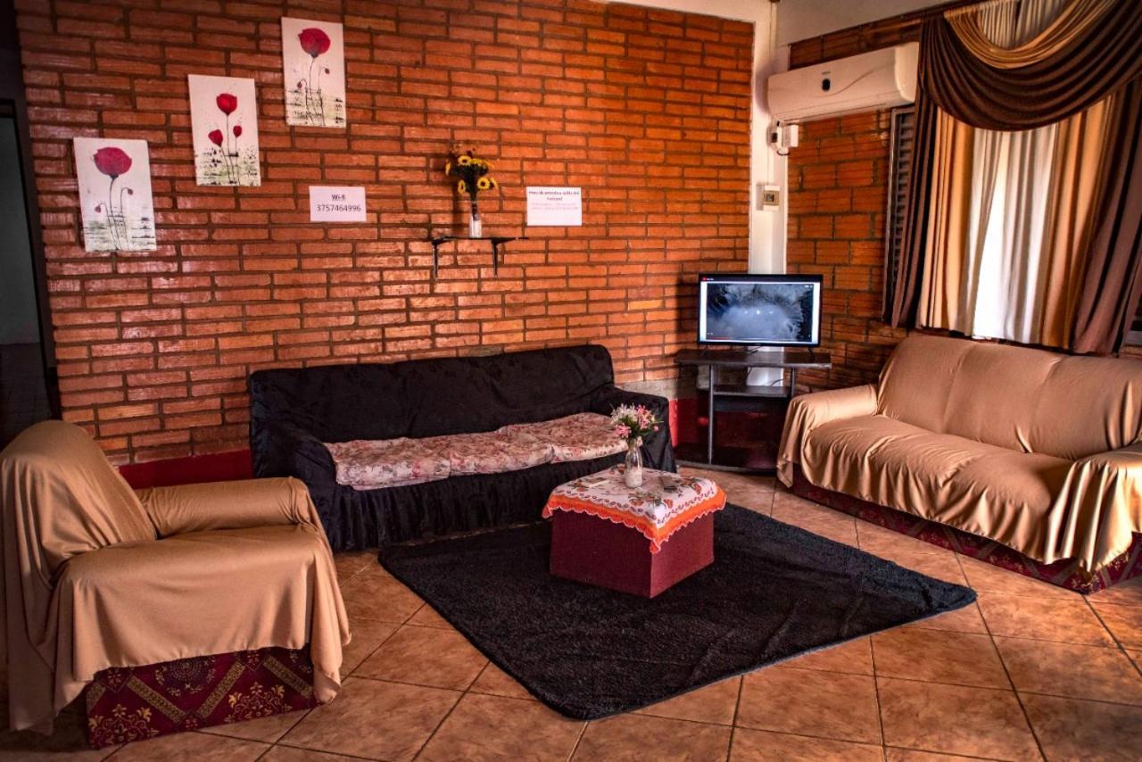 Iguazu Alojamiento "La Casa" プエルト・イグアス エクステリア 写真